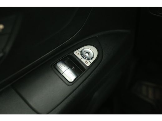 Mercedes Vito 111 CDI Extra Lang Airco Cruise Camera 3 Persoons Trekhaak Navi PDC Elektrpakket Sidebars ActivLease financial lease