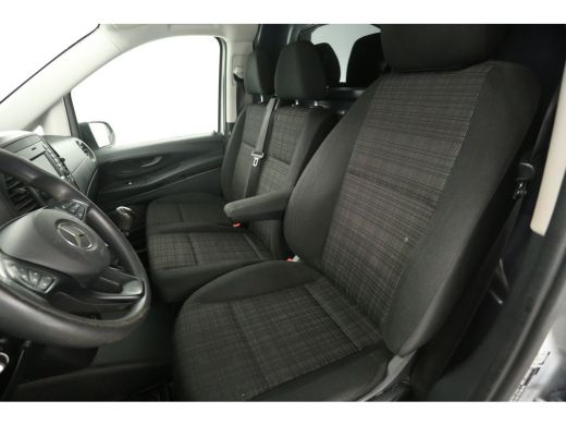Mercedes Vito 111 CDI Extra Lang Airco Cruise Camera 3 Persoons Trekhaak Navi PDC Elektrpakket Sidebars ActivLease financial lease