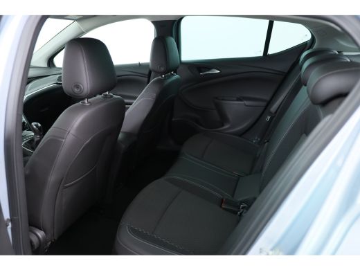 Opel Astra 1.4 Innovation | LED Matrix | Camera | AGR Stoelen | Keyless | Climate Control | Cruise Control |... ActivLease financial lease