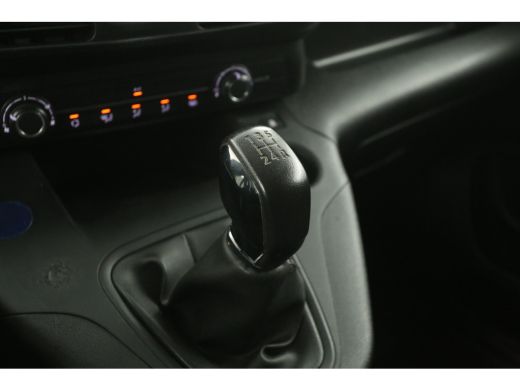 Opel Combo 1.6D L1H1 Airco Cruise Carplay Trekhaak Navigatie PDC Elektrpakket ActivLease financial lease