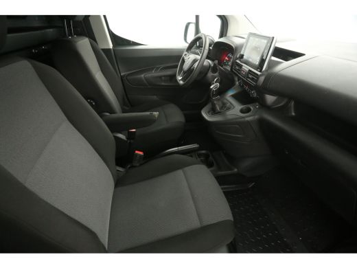 Opel Combo 1.6D L1H1 Airco Cruise Carplay Trekhaak Navigatie PDC Elektrpakket ActivLease financial lease