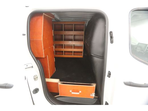 Opel Combo 1.6D L1H1 Airco Cruise Carplay Trekhaak Navigatie PDC Elektrpakket ActivLease financial lease