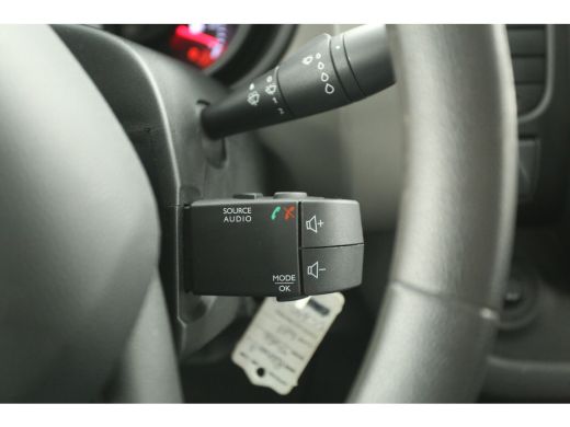 Renault Trafic 1.6 dCi T27 L1H1 Airco Cruise Navigatie 3 Persoons Parkeersensoren Elektrpakket ActivLease financial lease