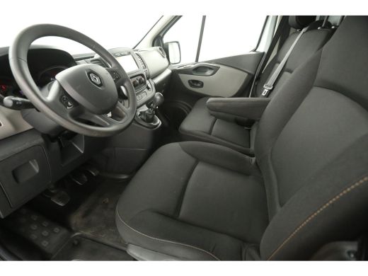 Renault Trafic 1.6 dCi T27 L1H1 Airco Cruise Navigatie 3 Persoons Parkeersensoren Elektrpakket ActivLease financial lease