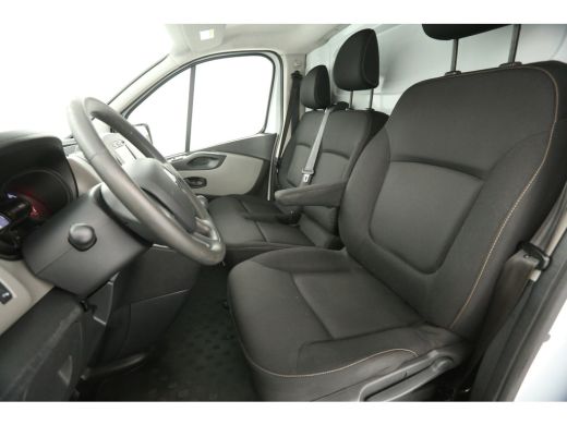 Renault Trafic 1.6 dCi T27 L1H1 Airco Cruise Navigatie 3 Persoons Parkeersensoren Elektrpakket ActivLease financial lease
