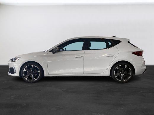 Seat Leon Sportstourer 1.5 TSI 150pk Business Edition / 18 inch lichtmetaal / Achteruitrijcamera / Stoelverwarming ActivLease financial lease