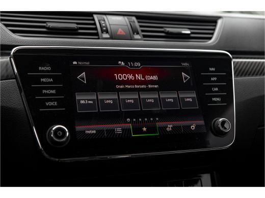 Skoda Superb Combi 1.4 TSI iV Sportline Business | Camera | Carplay | Navigatie | Stoel- stuurverwarming ActivLease financial lease
