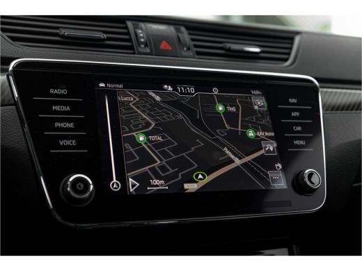 Skoda Superb Combi 1.4 TSI iV Sportline Business | Camera | Carplay | Navigatie | Stoel- stuurverwarming ActivLease financial lease