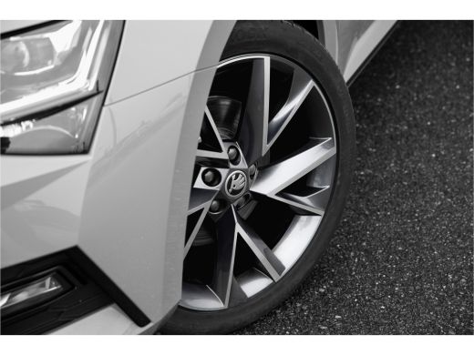 Skoda Superb Combi 1.4 TSI iV Sportline Business | Camera | Carplay | Navigatie | Stoel- stuurverwarming ActivLease financial lease