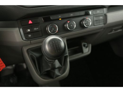Volkswagen Crafter 30 2.0 TDI L3H3 | BPM Vrij | 140PK | Airco Cruise Carplay Navigatie Parkeersensoren 3 Persoons ActivLease financial lease