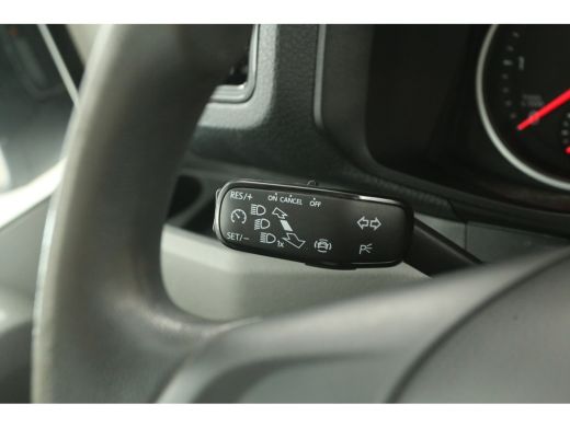 Volkswagen Crafter 35 2.0 TDI L3H3 | 140PK | 3000KG Trekgew. Trekhaak | Airco Cruise 3 Persoons Imperiaal ActivLease financial lease