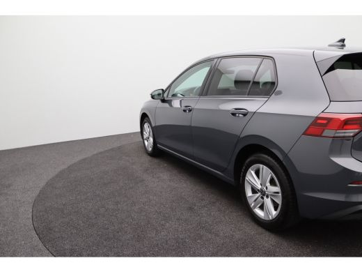 Volkswagen Golf 1.0 TSI Life | Aanhanger assistent | Achteropkomend verkeer waarschuwing | Apple Carplay/Android ... ActivLease financial lease