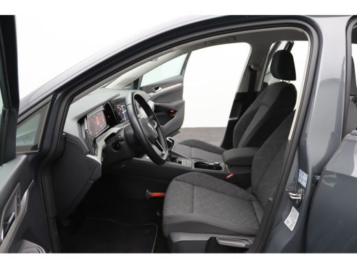 Volkswagen Golf 1.0 TSI Life | Aanhanger assistent | Achteropkomend verkeer waarschuwing | Apple Carplay/Android ... ActivLease financial lease