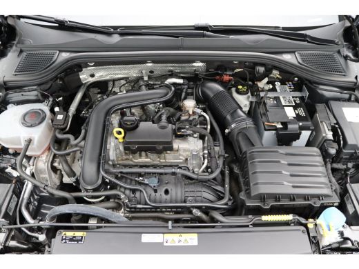 Volkswagen Golf 1.0 TSI Life | Aanhanger assistent | Achteropkomend verkeer waarschuwing | Apple Carplay/Android ... ActivLease financial lease
