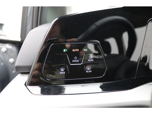 Volkswagen Golf 1.0 TSI Life | Aanhanger assistent | Achteropkomend verkeer waarschuwing | Apple Carplay/Android ... ActivLease financial lease