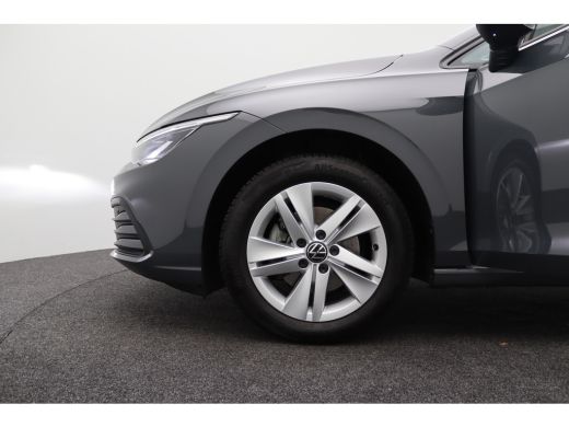 Volkswagen Golf 1.0 TSI Life | Aanhanger assistent | Achteropkomend verkeer waarschuwing | Apple Carplay/Android ... ActivLease financial lease