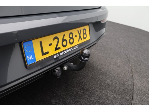Volkswagen Golf 1.0 TSI Life | Aanhanger assistent | Achteropkomend verkeer waarschuwing | Apple Carplay/Android ... ActivLease financial lease