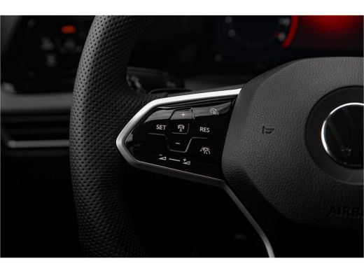 Volkswagen Golf 1.4TSi 245pk eHybrid GTE | 18" | HUD | Camera | ActivLease financial lease