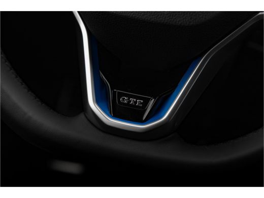 Volkswagen Golf 1.4TSi 245pk eHybrid GTE | 18" | HUD | Camera | ActivLease financial lease