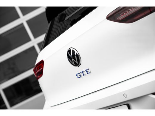 Volkswagen Golf 1.4TSi 245pk eHybrid GTE | 18" | HUD | Camera | ActivLease financial lease