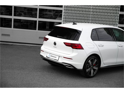 Volkswagen Golf 1.4TSi 245pk eHybrid GTE | 18" | HUD | Camera | ActivLease financial lease
