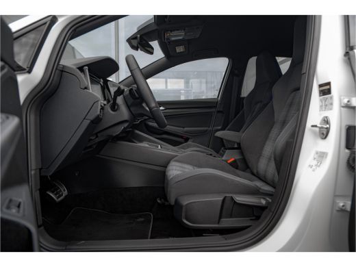 Volkswagen Golf 1.4TSi 245pk eHybrid GTE | 18" | HUD | Camera | ActivLease financial lease