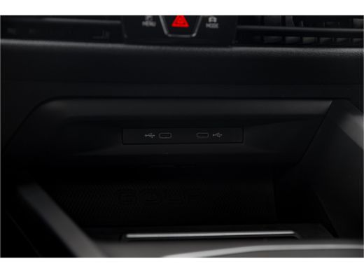 Volkswagen Golf 1.4TSi 245pk eHybrid GTE | 18" | HUD | Camera | ActivLease financial lease