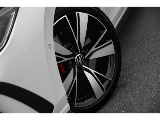 Volkswagen Golf 1.4TSi 245pk eHybrid GTE | 18" | HUD | Camera | ActivLease financial lease