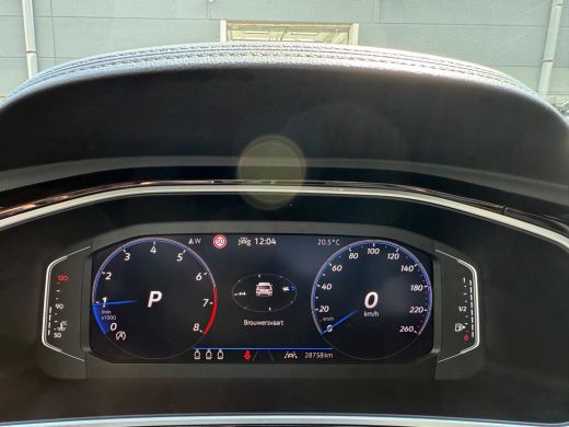 Volkswagen T-Roc 1.5 150PK DSG TSI R-Line | ACC | Multimedia Pakket | Achteruitrijcamera | Ramen getint ActivLease financial lease