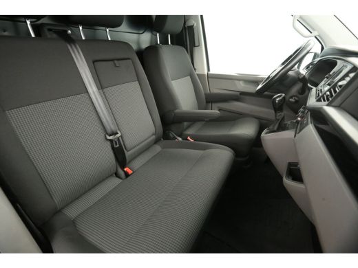 Volkswagen Transporter 2.0 TDI L2H1 200PK DSG Automaat Adaptive-Cruise Airco Camera 19"LMV Trekhaak Carplay Parkeersensoren ActivLease financial lease