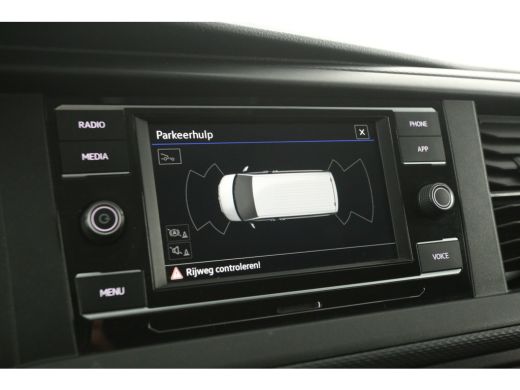 Volkswagen Transporter 2.0 TDI L2H1 200PK DSG Automaat Adaptive-Cruise Airco Camera 19"LMV Trekhaak Carplay Parkeersensoren ActivLease financial lease