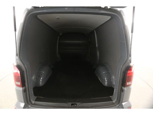 Volkswagen Transporter 2.0 TDI L2H1 200PK DSG Automaat Adaptive-Cruise Airco Camera 19"LMV Trekhaak Carplay Parkeersensoren ActivLease financial lease