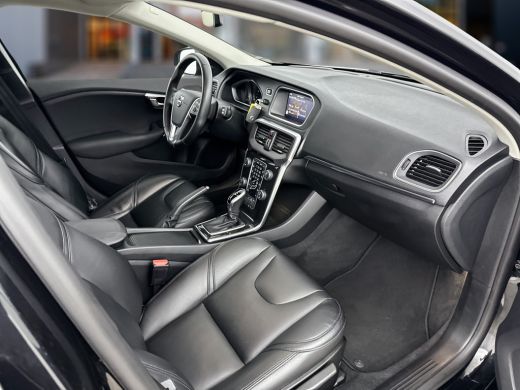 Volvo  V40 T2 Polar+ Automaat | Adaptieve cruise | BLIS | Leder | Parkeerverwarming | Stoelverwarming | Park... ActivLease financial lease
