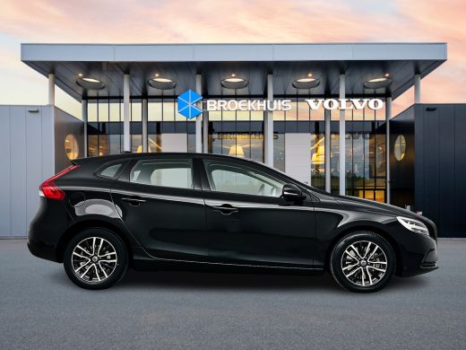 Volvo  V40 T2 Polar+ Automaat | Adaptieve cruise | BLIS | Leder | Parkeerverwarming | Stoelverwarming | Park... ActivLease financial lease