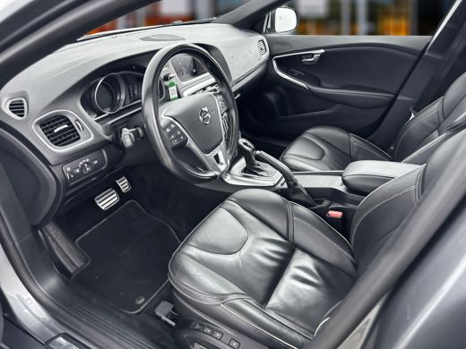 Volvo  V40 T3 A/T Polar+ Sport | Leder | Elektrisch verstelbare stoelen | Panoramadak | Harman Kardon | Park... ActivLease financial lease