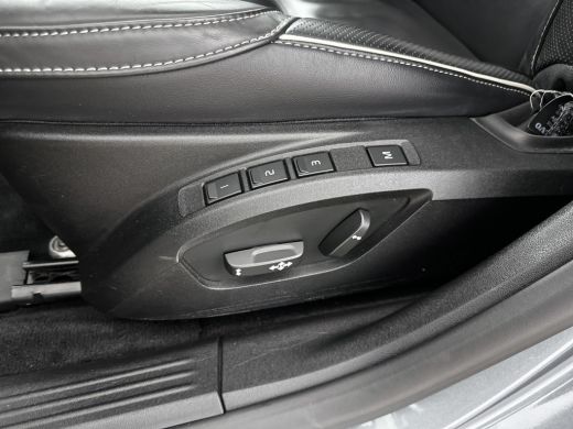 Volvo  V40 T3 A/T Polar+ Sport | Leder | Elektrisch verstelbare stoelen | Panoramadak | Harman Kardon | Park... ActivLease financial lease