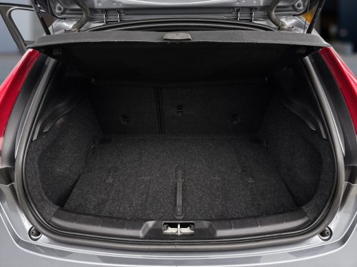 Volvo  V40 T3 A/T Polar+ Sport | Leder | Elektrisch verstelbare stoelen | Panoramadak | Harman Kardon | Park... ActivLease financial lease