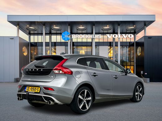 Volvo  V40 T3 A/T Polar+ Sport | Leder | Elektrisch verstelbare stoelen | Panoramadak | Harman Kardon | Park... ActivLease financial lease