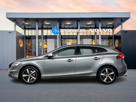 Volvo  V40 T3 A/T Polar+ Sport | Leder | Elektrisch verstelbare stoelen | Panoramadak | Harman Kardon | Park... ActivLease financial lease