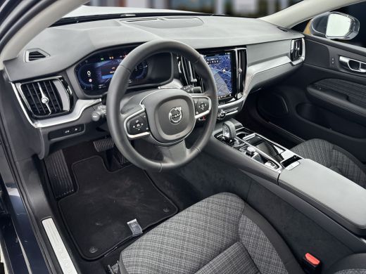 Volvo  V60 T6 Recharge AWD Essential Edition | Adaptieve cruise | BLIS | Stoel/stuur/achterbankverwarming | ... ActivLease financial lease