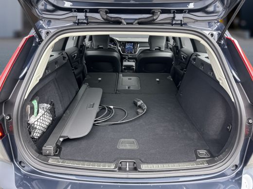 Volvo  V60 T6 Recharge AWD Essential Edition | Adaptieve cruise | BLIS | Stoel/stuur/achterbankverwarming | ... ActivLease financial lease