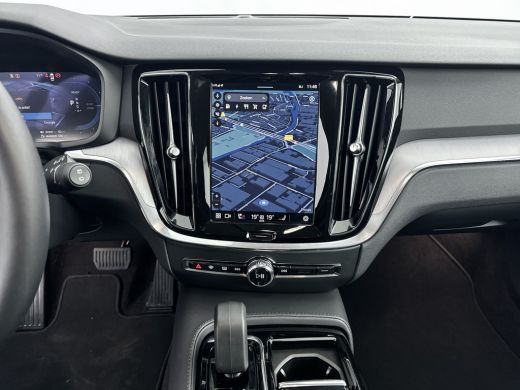 Volvo  V60 T6 Recharge AWD Essential Edition | Adaptieve cruise | BLIS | Stoel/stuur/achterbankverwarming | ... ActivLease financial lease