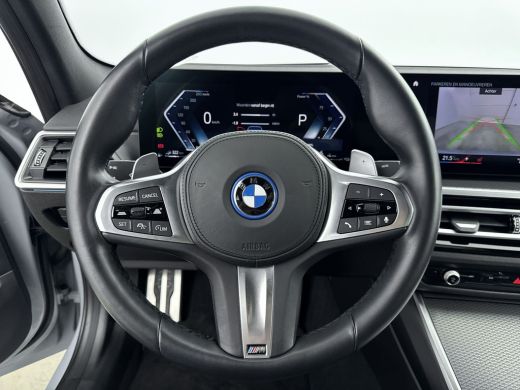 BMW 3-serie BMW 330e | Achteruitrijcamera | Apple Carplay/Android Auto|telefoonintegratie premium | Cruise co... ActivLease financial lease