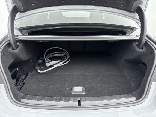 BMW 3-serie BMW 330e | Achteruitrijcamera | Apple Carplay/Android Auto|telefoonintegratie premium | Cruise co... ActivLease financial lease