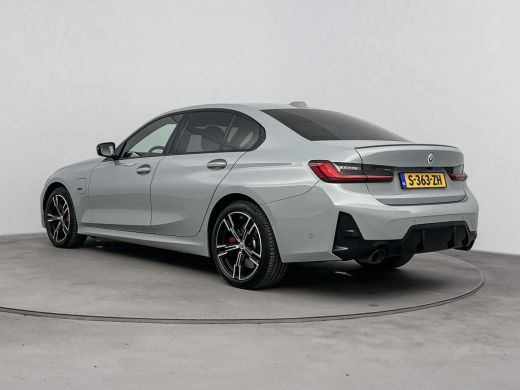 BMW 3-serie BMW 330e | Achteruitrijcamera | Apple Carplay/Android Auto|telefoonintegratie premium | Cruise co... ActivLease financial lease