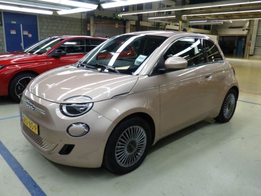 Fiat 500 Fiat Urban 42 kWh | 3-Fase | Navigatie By App | Parkeersensoren | Draadloos Apple Carplay & Andro... Fiat 500 Fiat Urban 42 kWh | 3-Fase | Navigatie By App | Parkeersensoren | Draadloos Apple Carplay & Andro...