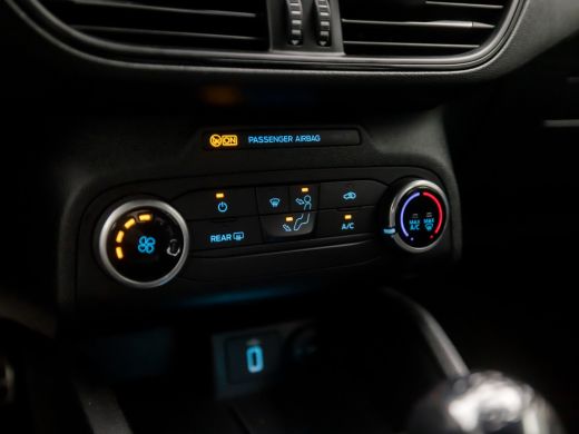 Ford Focus 1.0 EcoBoost ST Line Sport (APPLE CARPLAY, GROOT NAVI, CLIMATE, ZWART HEMEL, SPORTSTOELEN, CRUISE... ActivLease financial lease