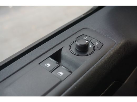 Ford Transit Custom 300 2.0 TDCI L2H1 Trend | 2 zitplaatsen rechtsvoor | Achteruitrijcamera | Airco (automatisch) ActivLease financial lease