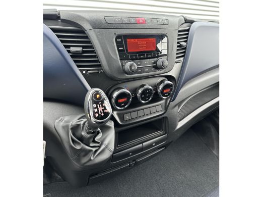 Iveco Daily 35C18 3.0 180pk Bakwagen met laadklep Automaat ActivLease financial lease