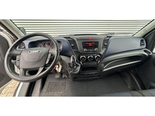 Iveco Daily 35C18 3.0 180pk Bakwagen met laadklep Automaat ActivLease financial lease